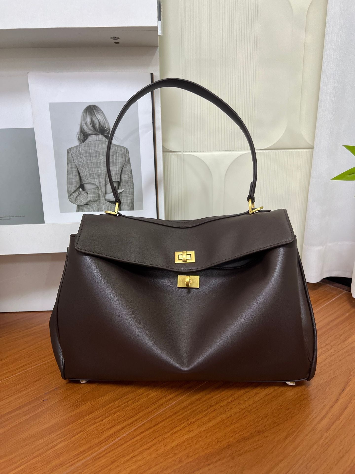 Women's Leather Tote Bag, Large Capacity Designer Shoulder Handbag with Gold Lock