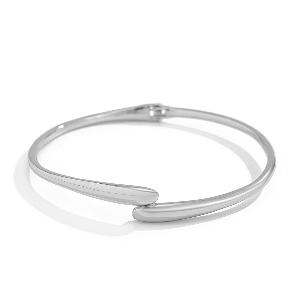 Women’s Polished Silver Open Torc Choker, Contemporary Asymmetric Cuff Collar Necklace, Bold Statement Jewelry for Party & Daily Wear