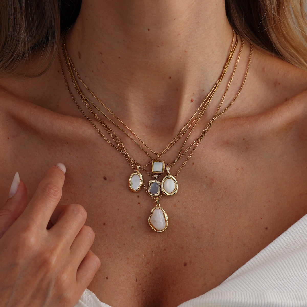 Gold Layered Mother of Pearl Necklace for Women, Irregular Organic Shape Pendant Necklace, Boho Natural Pearl Choker Set, Dainty Handmade Bohemian Jewelry